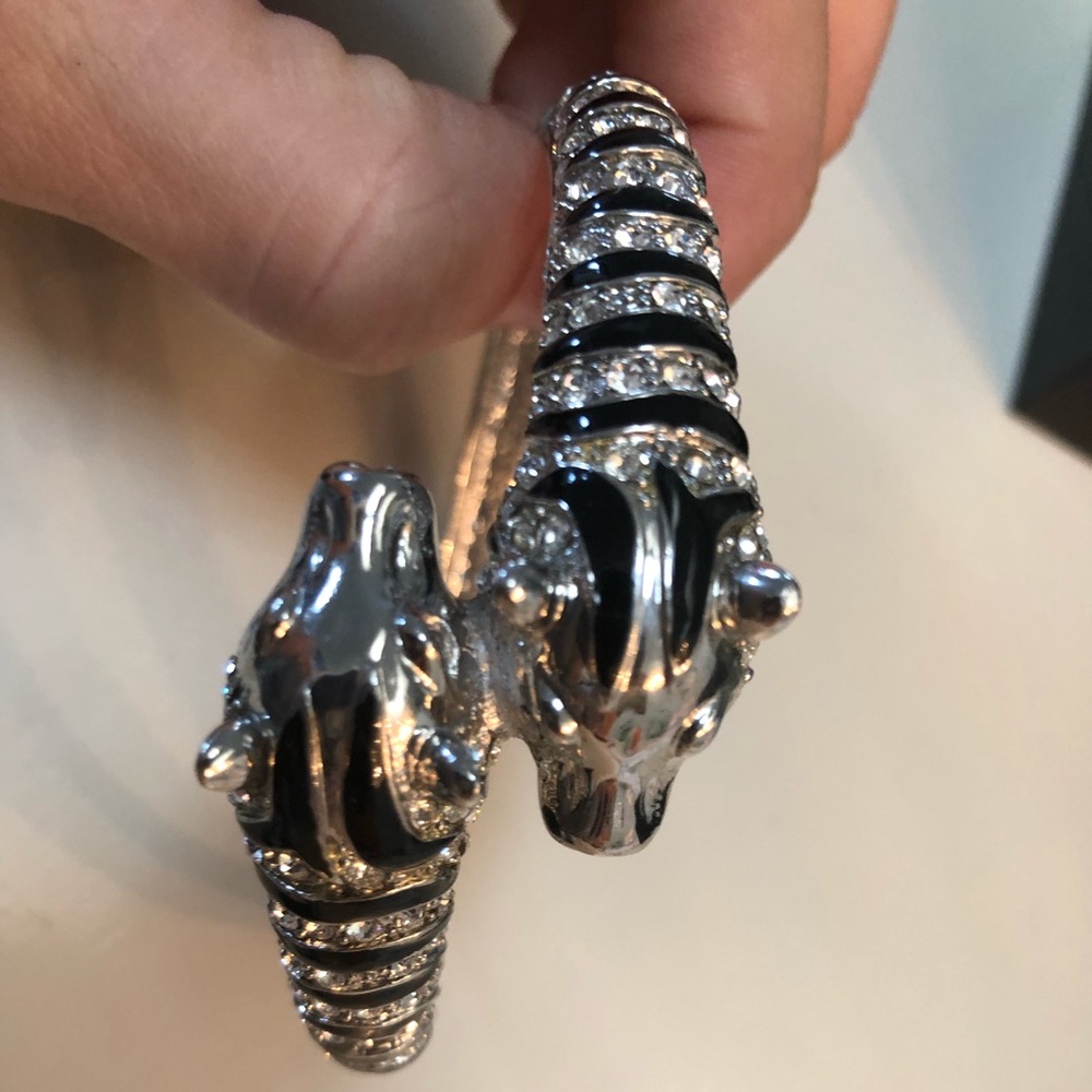 Bangle bracelet with Rhinestone